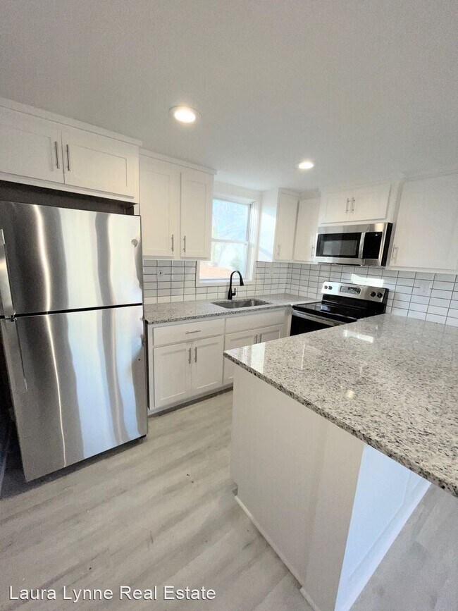 Building Photo - 2 br, 1 bath House - 814 S Woodland Ave