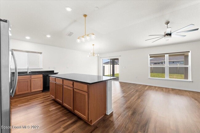 Building Photo - 925 Potenza Dr