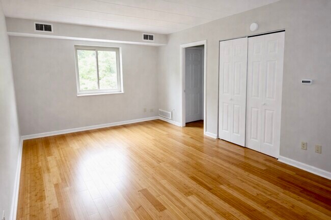 Estudio - Oakland Apartments