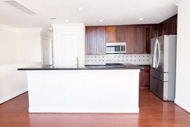 Foto del edificio - 3411 Clearview Cir