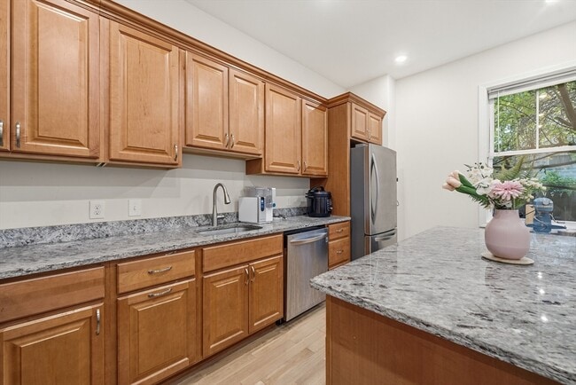 Building Photo - 77 North St