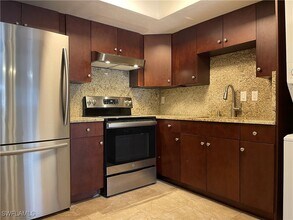 Building Photo - 10111 Sandy Hollow Ln