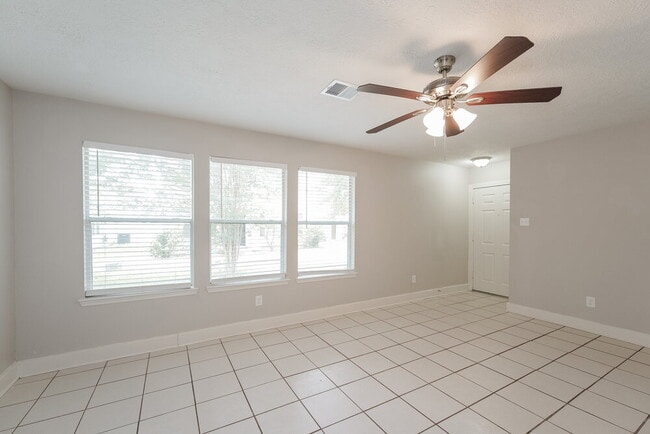 Building Photo - 15819 E Park Ct