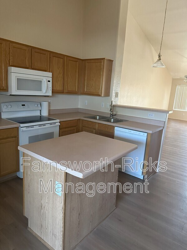 Foto del edificio - 5808 E Brown Rd