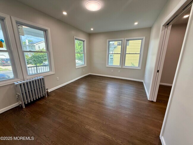 Foto del edificio - 163 Ridge Ave