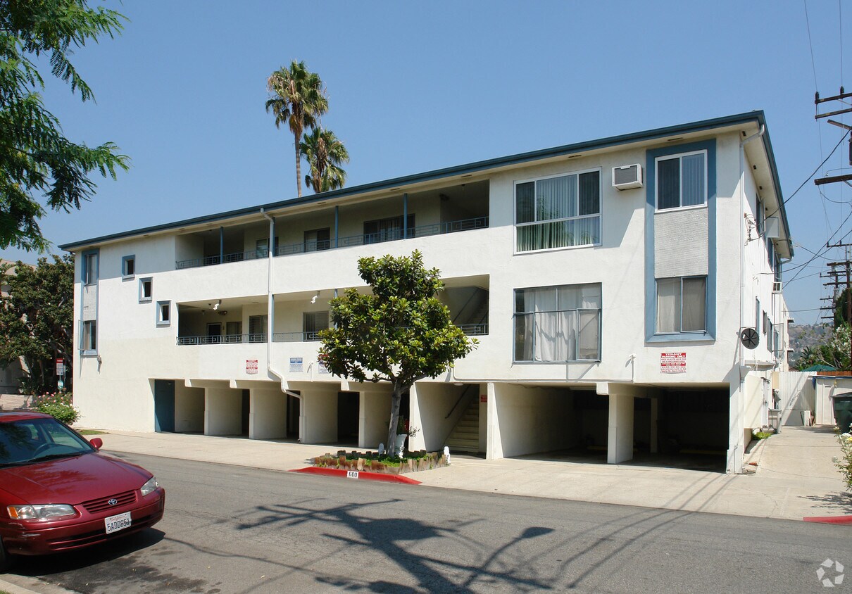 Building Photo - 600 N Kings Rd