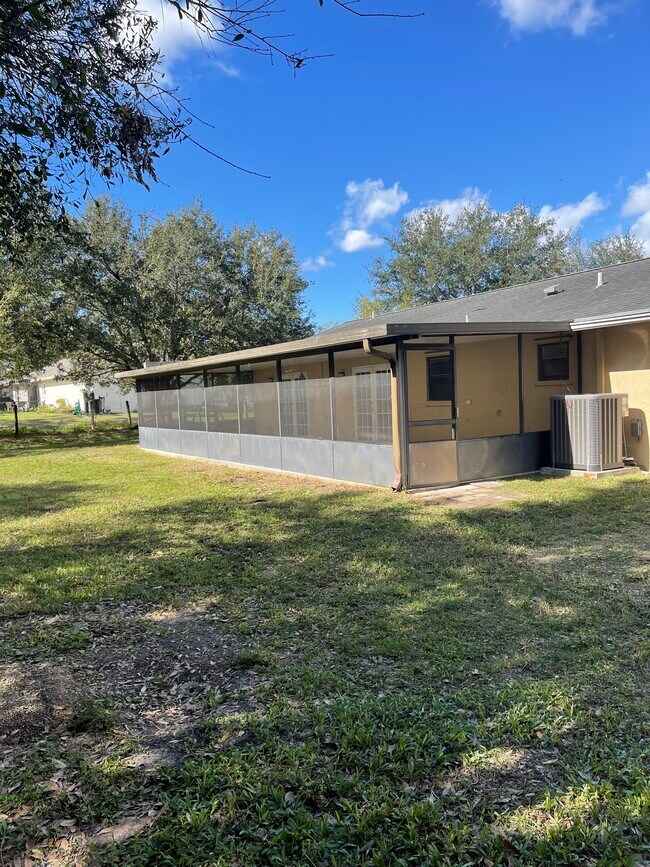 Building Photo - 11384 46th Pl N