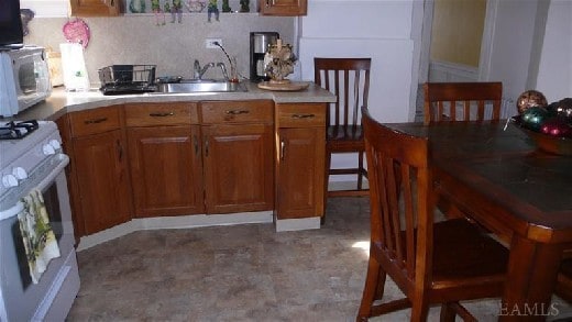 Building Photo - 3BDR APT FOR RENT EASTCHESTER