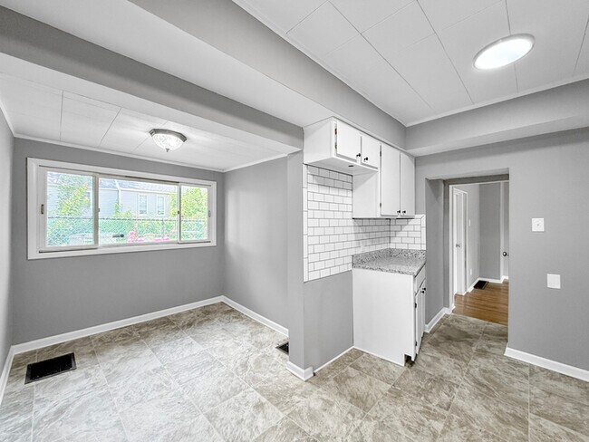 Foto del edificio - Don’t Miss This Lovely 2-Bed, 1-Bath Home ...