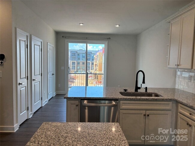 Building Photo - 4824 Chastain Ave