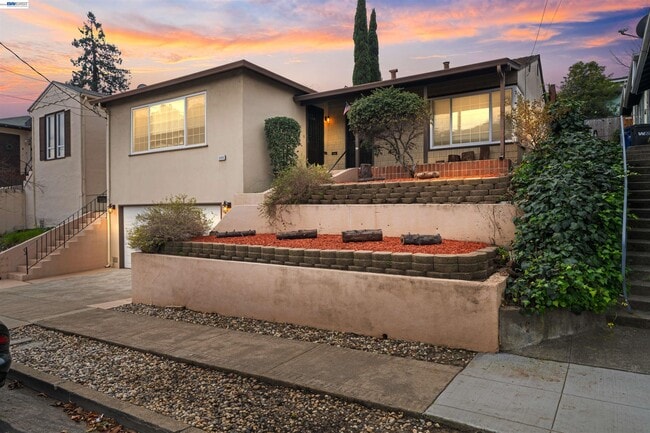 Building Photo - 22123 Main St