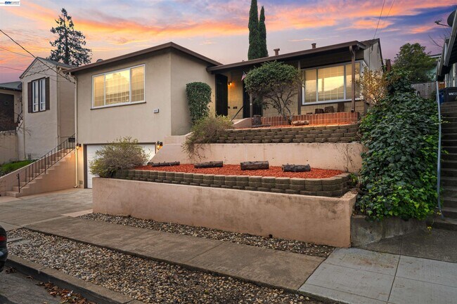 Foto del edificio - 22123 Main St