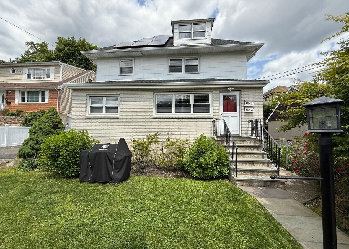 Foto principal - 411 4th St