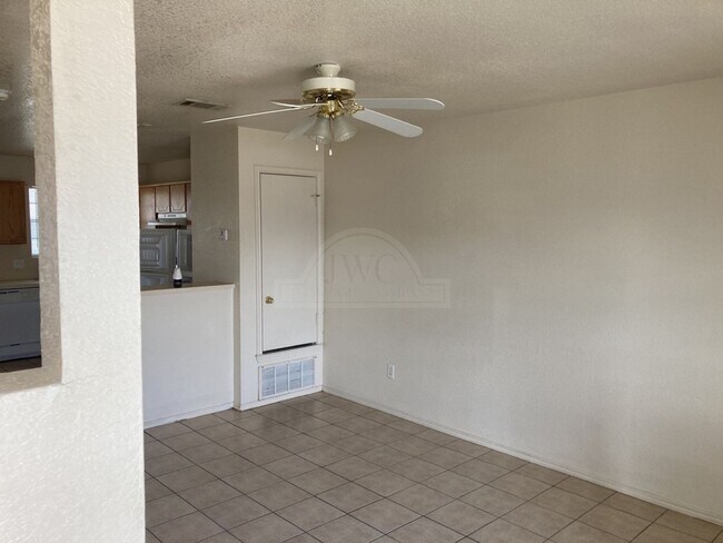 Foto del edificio - 4507 Jeff Scott Dr