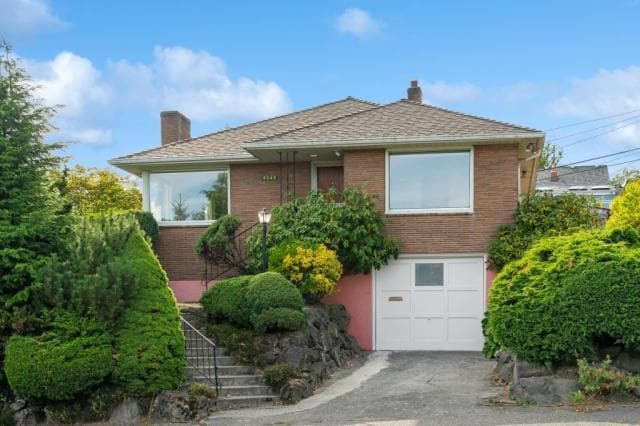 Primary Photo - 3 bedroom in Seattle WA 98126