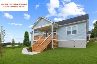 Building Photo - 129 Hilltop Dr SW