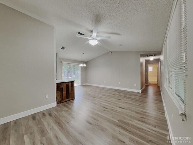 Building Photo - 6623 Freeport Dr