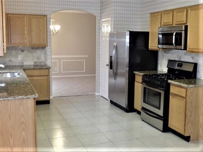 Building Photo - 3121 Misty Shore Dr