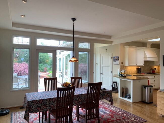 Building Photo - Adorable Remodeled 3 Bedroom home in Point...
