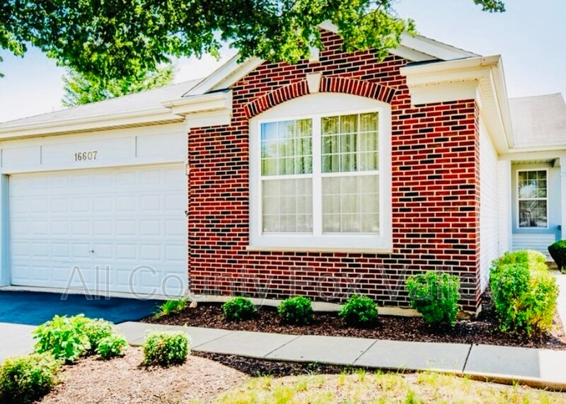 16607 Grandwood Lake Dr, Crest Hill, IL 60403 House Rental in Crest