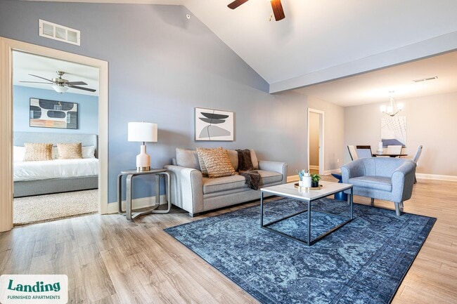 Building Photo - 305 Laredo Dr