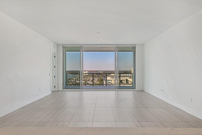 Building Photo - 301 Quay Cmn