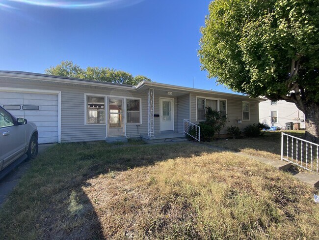 Foto del edificio - 203 S Benton St