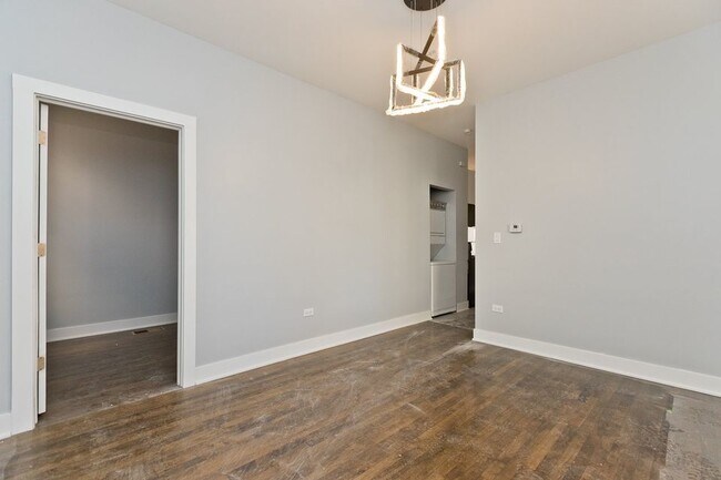 Foto del edificio - 1922 N Wilmot Ave