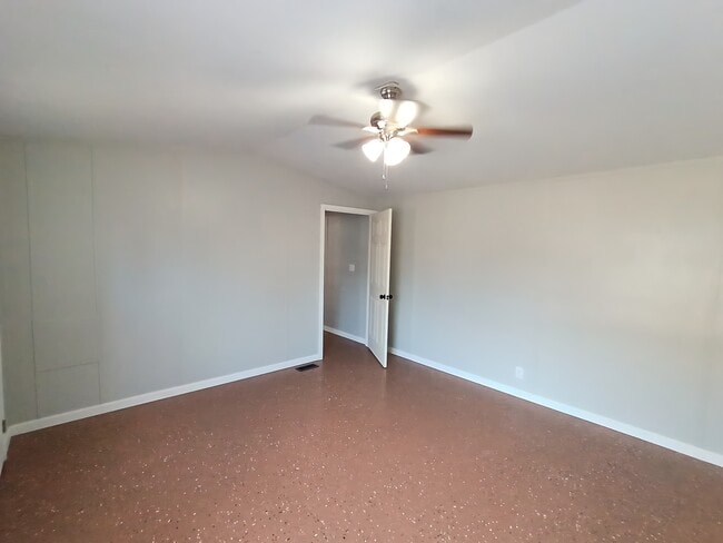 Foto del edificio - 31 Deerwood Park