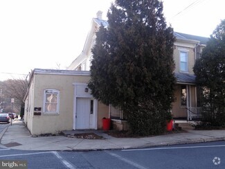 Building Photo - 21 Main St