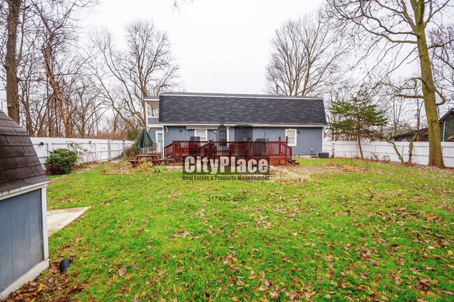 Foto del edificio - 7712 Spring Ln, Indpls, IN 46268