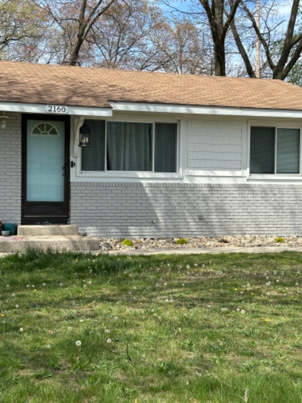 Foto del edificio - 2168 Plainfield Ave