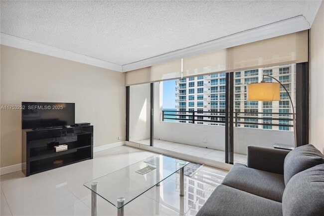 Building Photo - 3505 S Ocean Dr