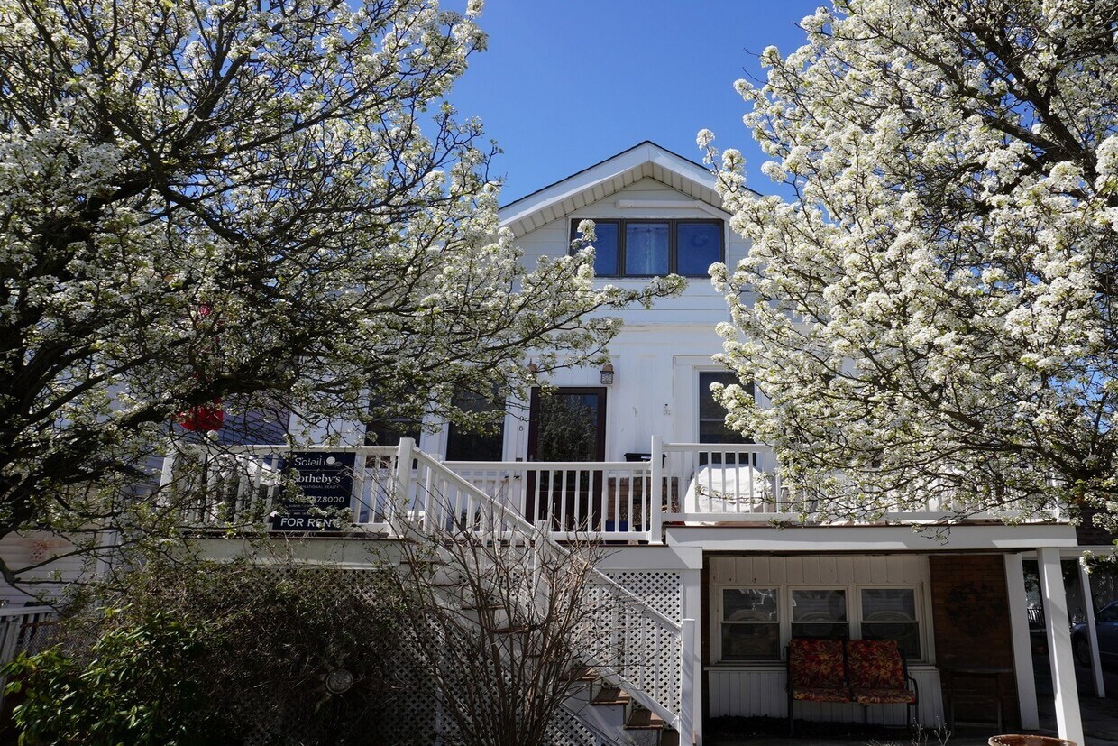Foto principal - 108 N Harvard Ave