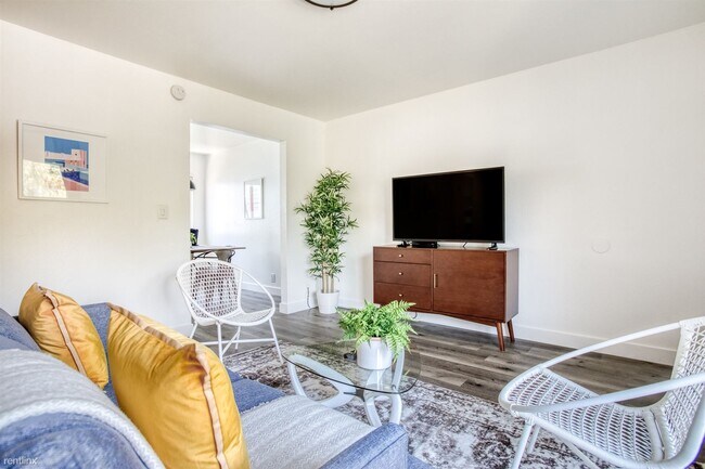 Foto del edificio - 128 E Reed St