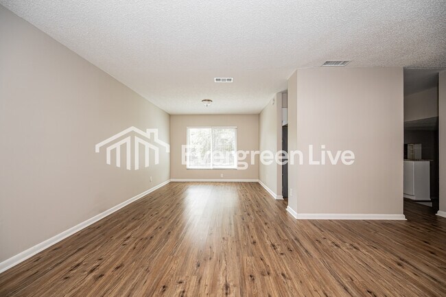 Foto del edificio - 7708 Palmbrook Dr