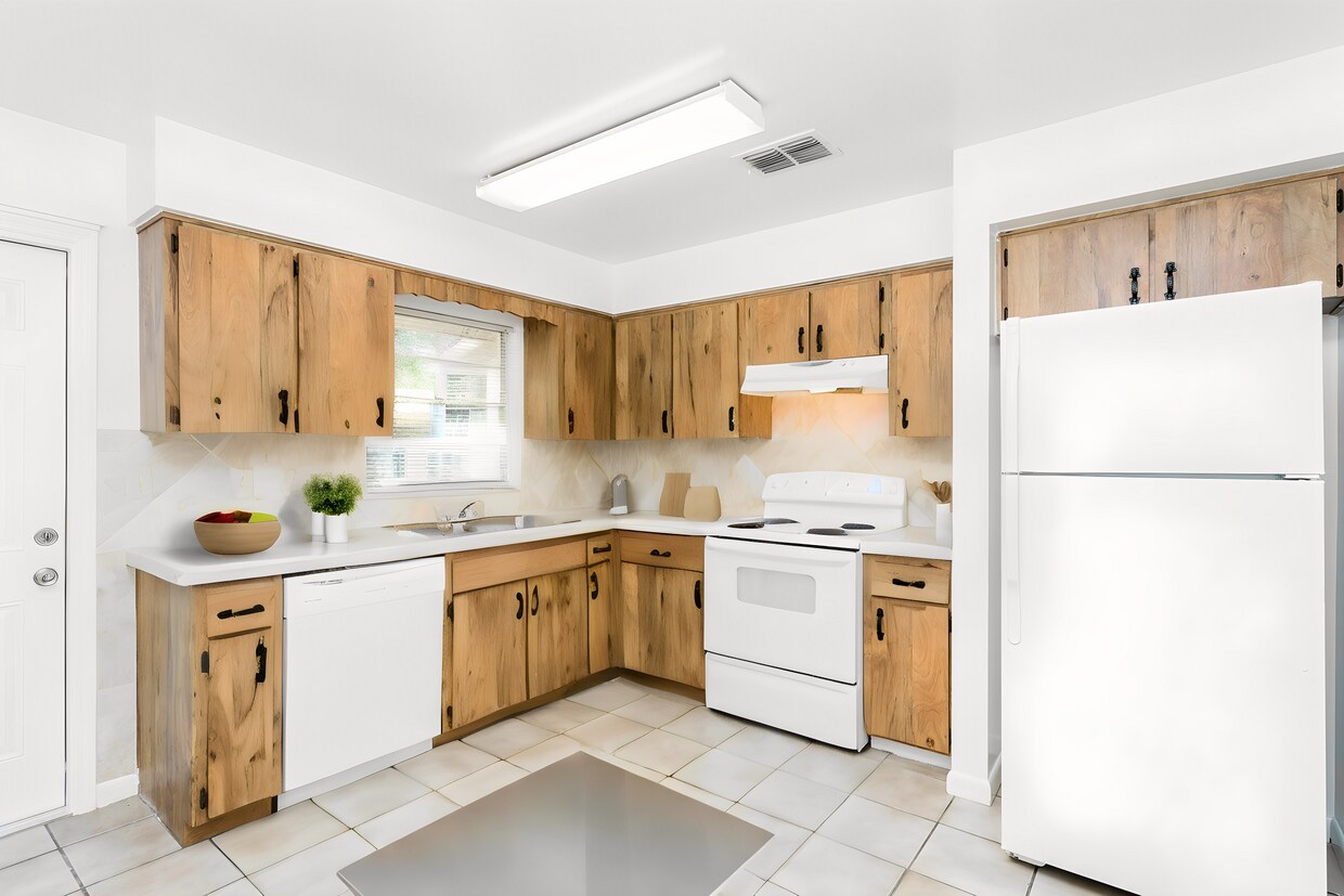 Primary Photo - 3203 Pershing St