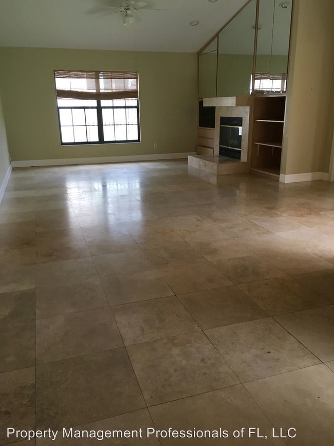 Building Photo - 4 br, 3 bath House - 805 Live Oak Ter