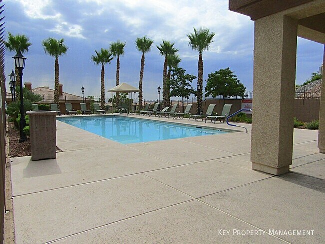 Foto del edificio - 3925 Legend Hills St