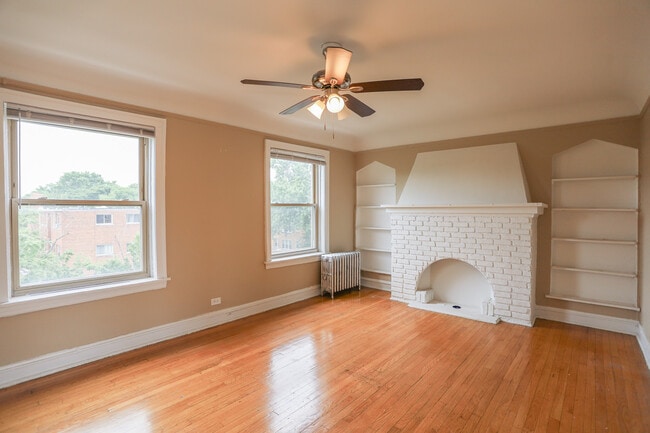Building Photo - 2234 W Farwell Ave