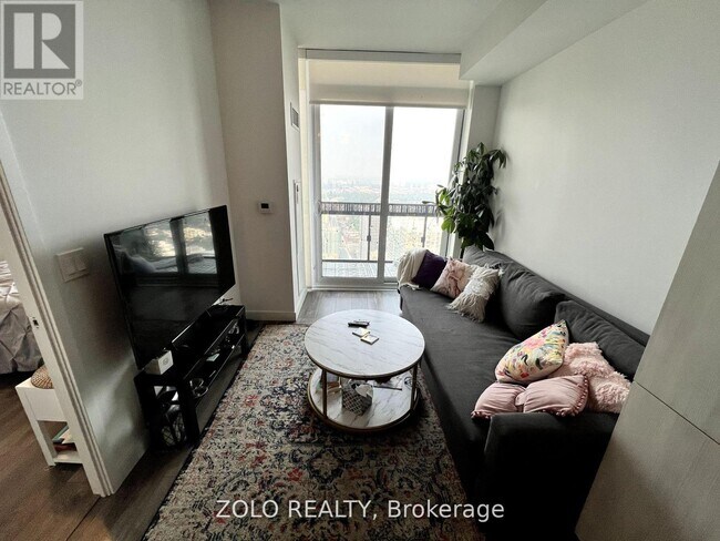 Photo du bâtiment - 4709-4708 EGLINTON Ave