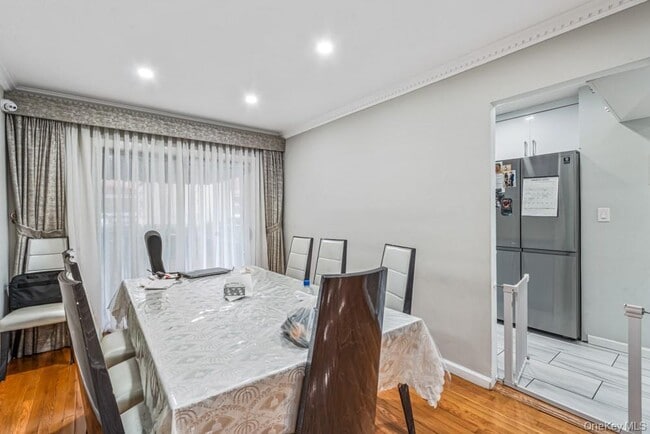 Foto del edificio - 95-25-95-67 67th Ave