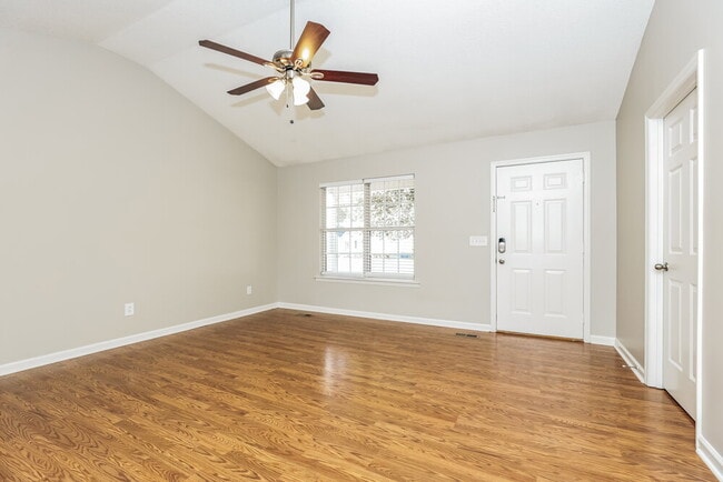 Building Photo - 2826 Henderson Ln