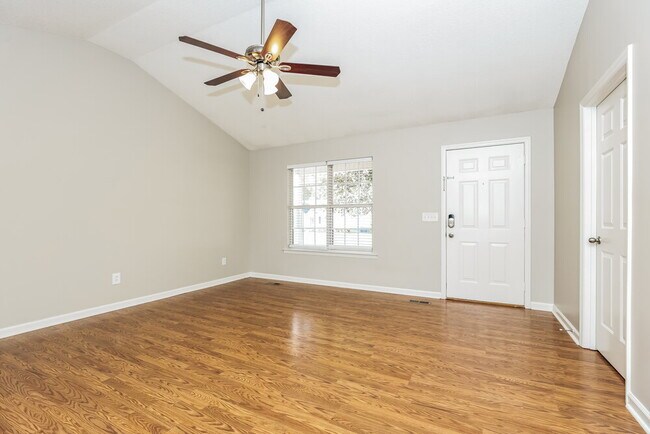 Foto del edificio - 2826 Henderson Ln
