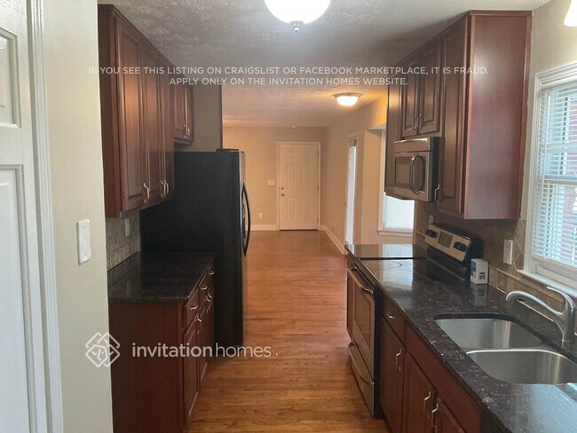 Foto del edificio - 3240 Wakefield Dr