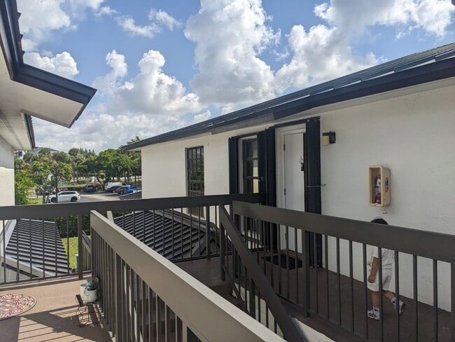 Foto del edificio - 12205 SW 16th Terrace