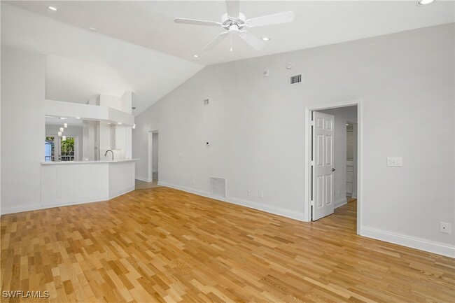 Building Photo - 832 Tanbark Dr
