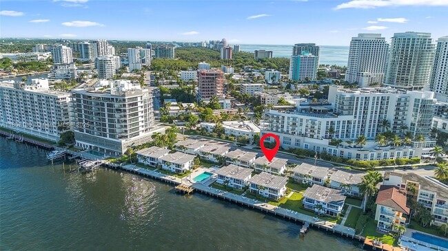 Building Photo - 425 Bayshore Dr