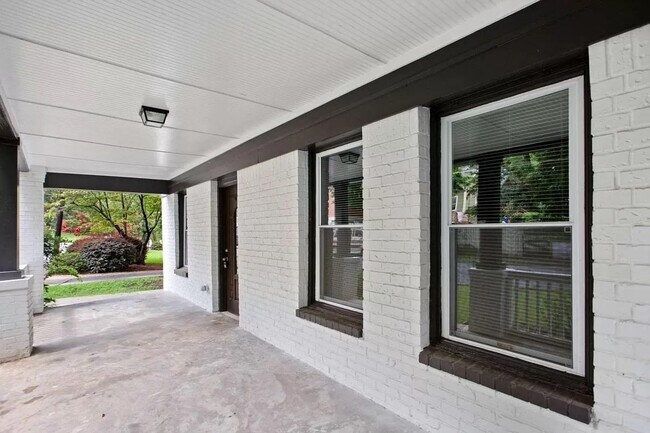 Building Photo - 455 Loomis Ave SE