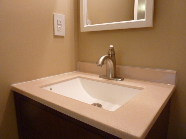 Foto del edificio - 1BR Condo | Walk to UTK